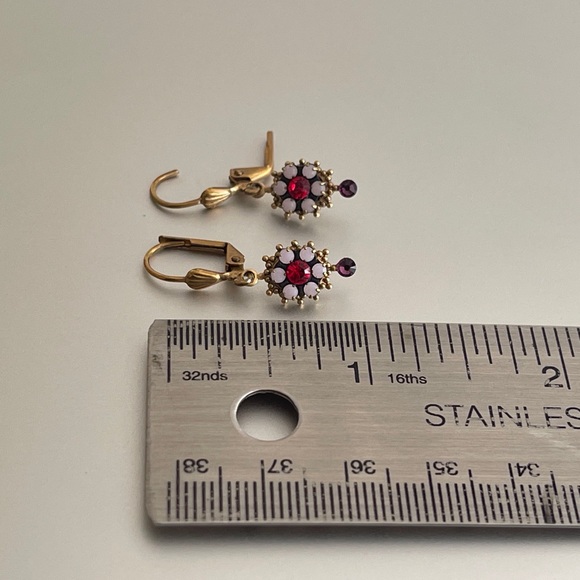 Leverback drop earrings. - Picture 7 of 7